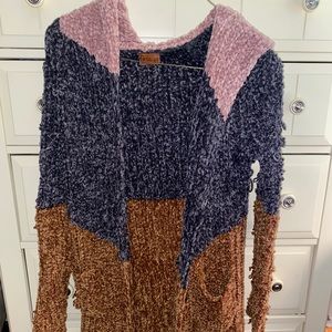 POL hooded sweater; size M